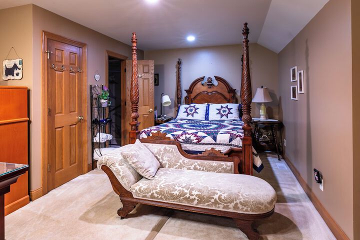 Room 35 of 65