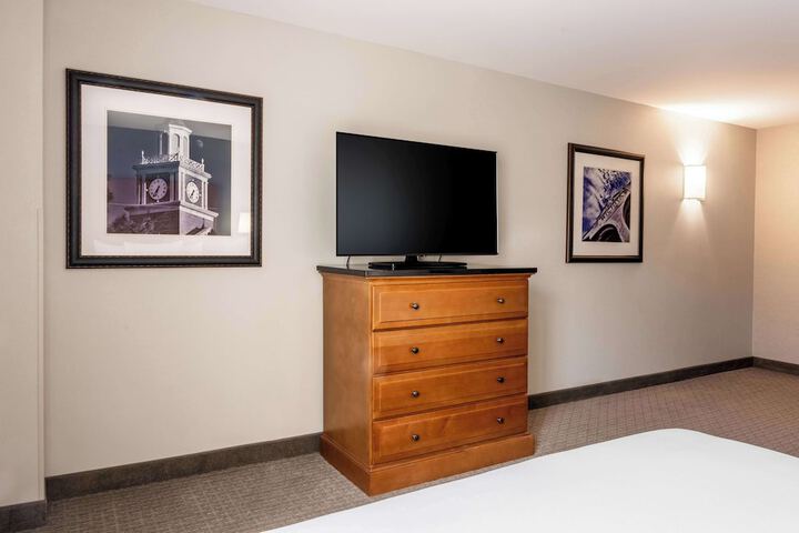 Room 46 of 120