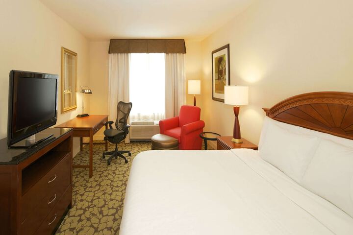 Room 32 of 43