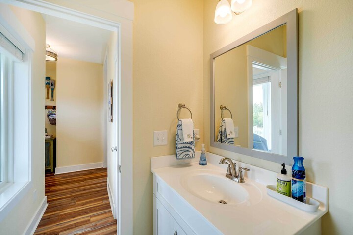 Corolla Vacation Rental w / Pool Walk to Beach!