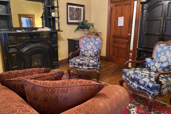 Vineyard Mansion & Carriage House Bed & Breakfast