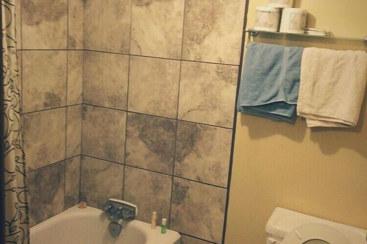 Room 7 of 11