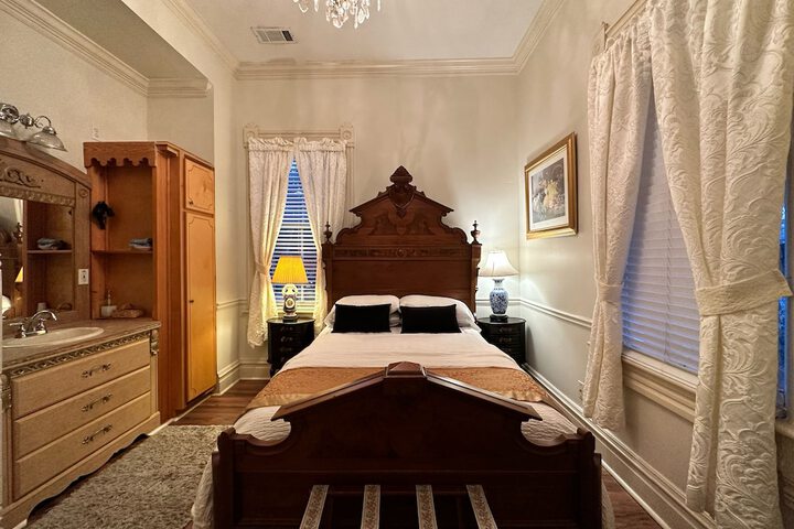 Room 30 of 47