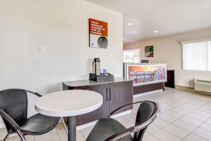 Motel 6 Waco TX - Lacy Lakeview