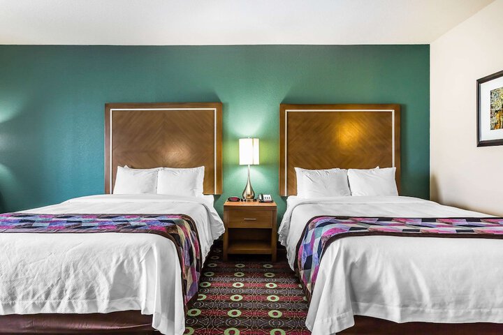Room 21 of 38