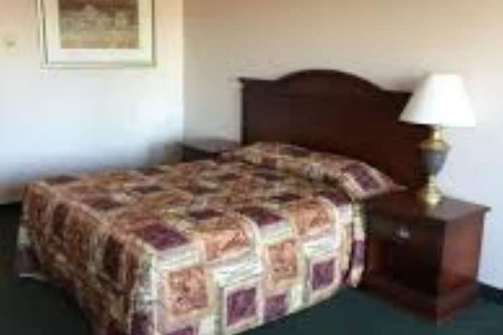 Room 13 of 28