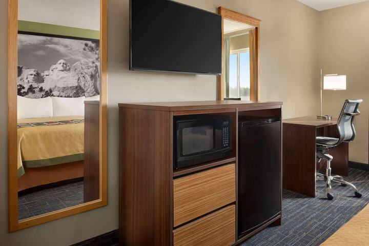 Room 10 of 24