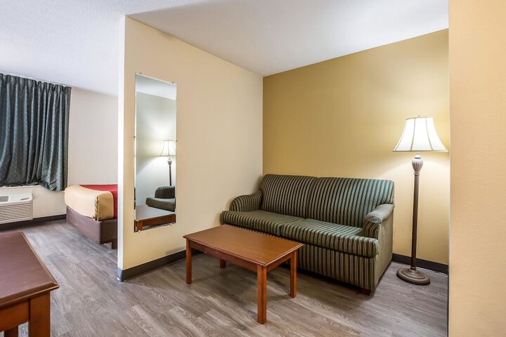 Room 22 of 32