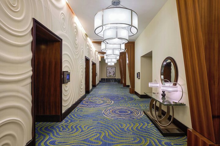 Renaissance Arlington Capital View Hotel