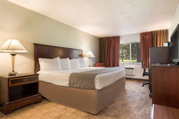 Room 20 of 33