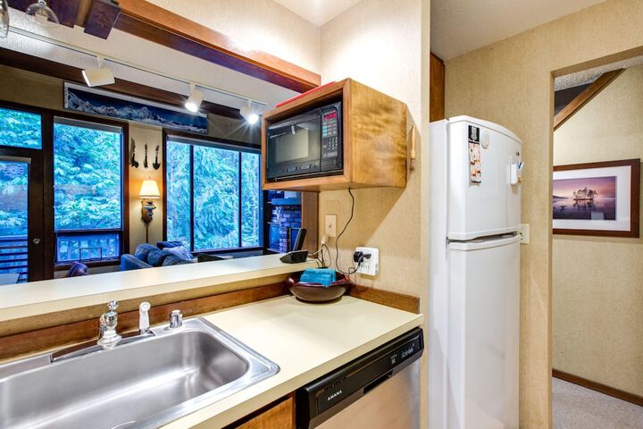 59SW - Fireplace - Dishwasher - Washer / Dryer - Sleeps 6