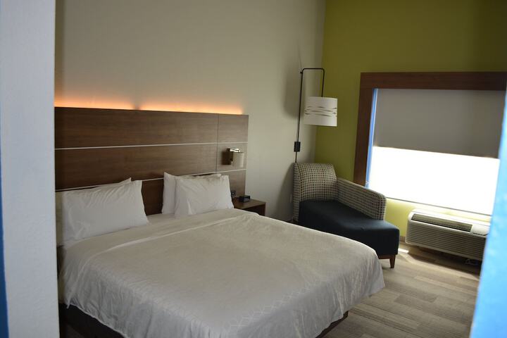 Room 21 of 49