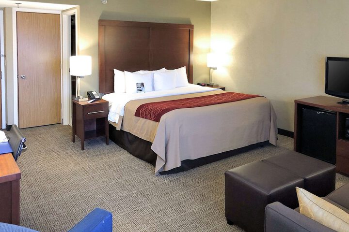 Room 8 of 12