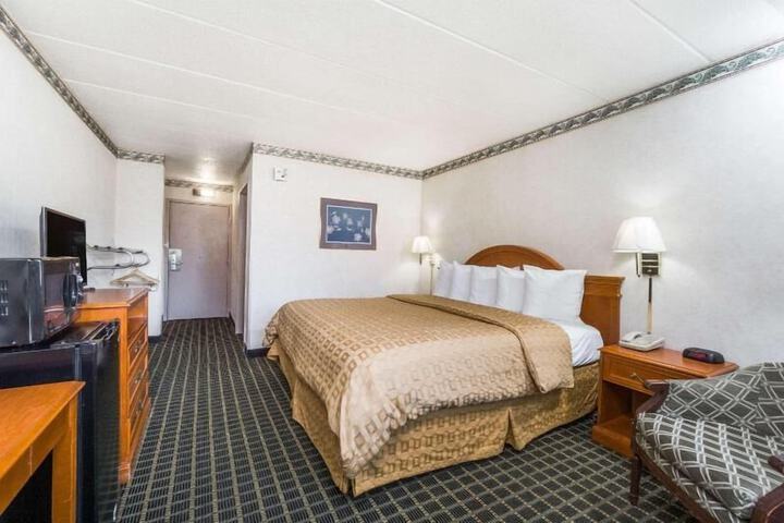Room 18 of 27