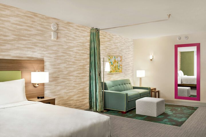 Room 32 of 41