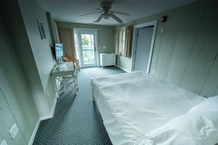Room 11 of 17