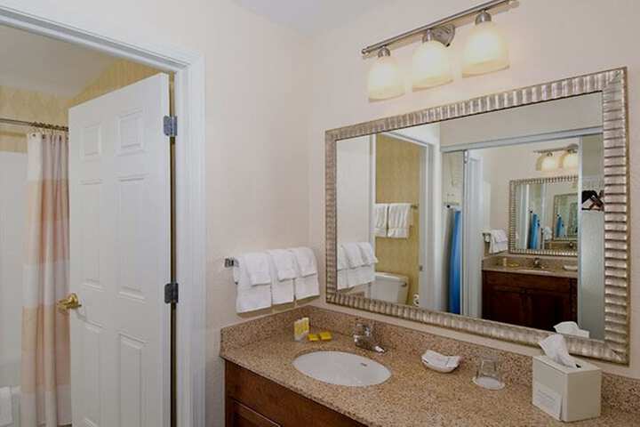Room 12 of 28