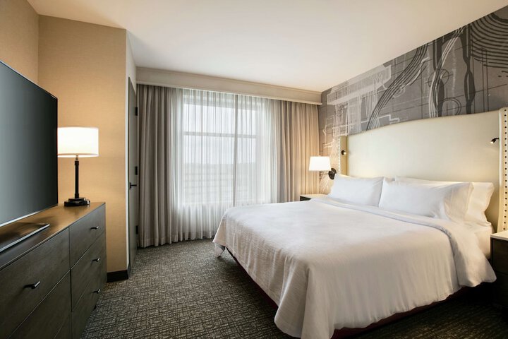 Room 34 of 62