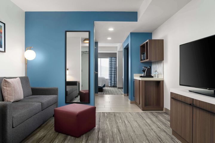 Room 8 of 42