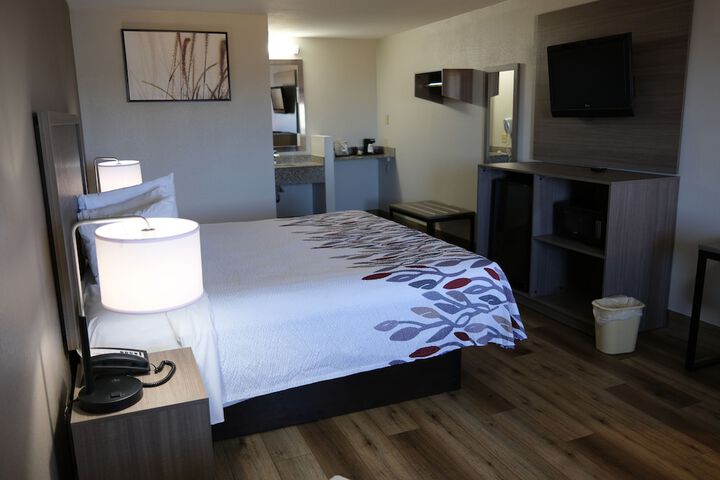 Room 4 of 14