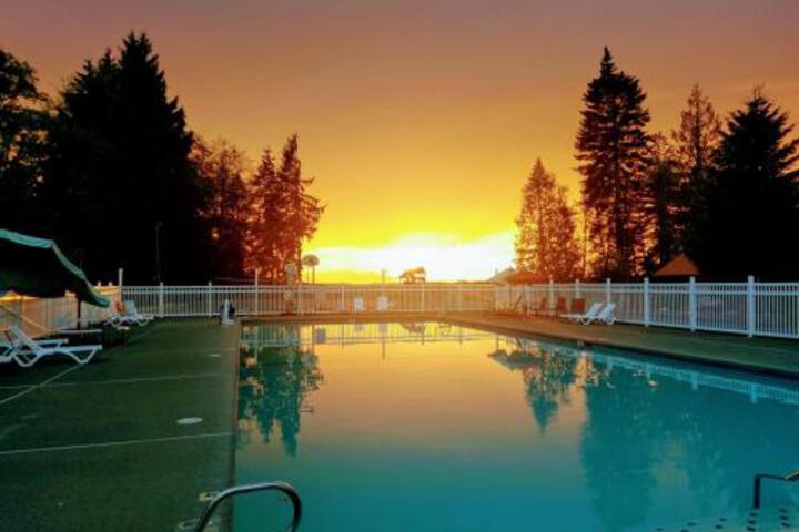 Chehalis Camping Resort Bunkhouse Cabin 6