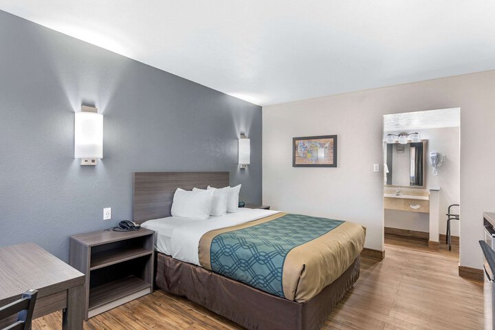 Room 11 of 36