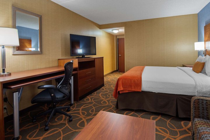 Room 11 of 40