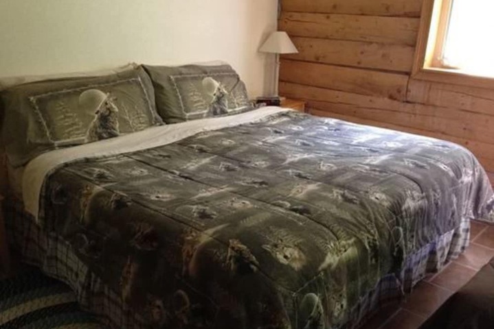 Daniels Lake Lodge B & B