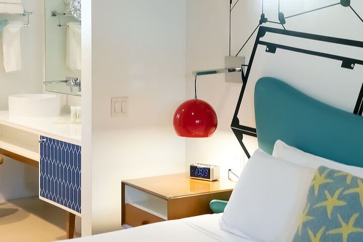 Room 27 of 67