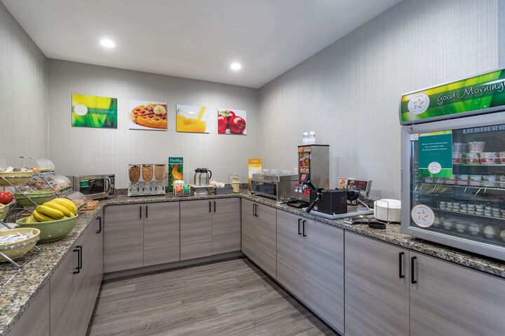 Breakfast/Coffee Service 22 of 28