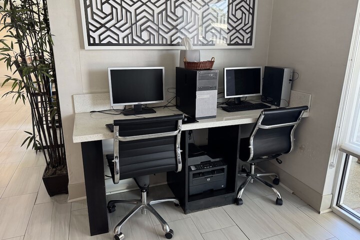 Business Center 29 of 29