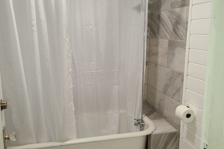 Room 13 of 19
