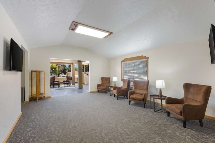 Hotel Interior 10 of 30
