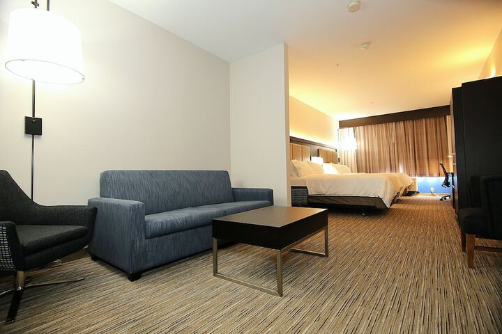 Holiday Inn Express & Suites Ashland by IHG