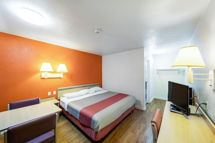 Motel 6 Greenville TX