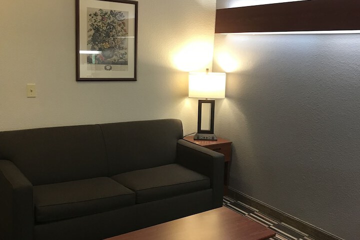 Microtel Inn & Suites by Wyndham Urbandale / Des Moines