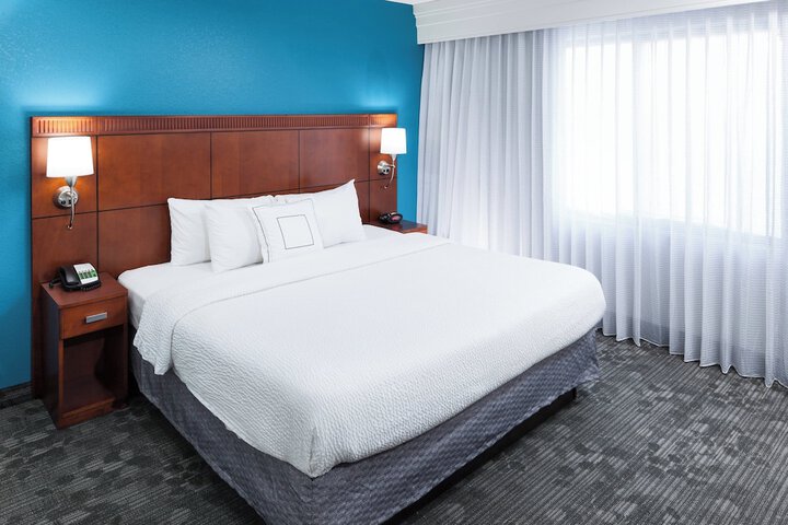 Room 20 of 33
