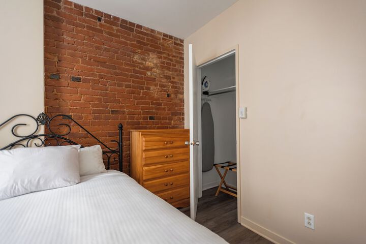 Room 25 of 52