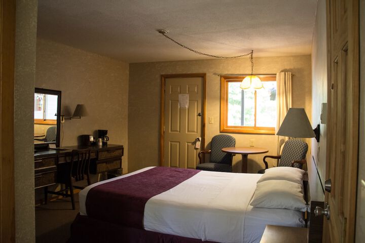 Room 19 of 33