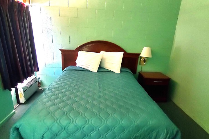 Holiday Host Motel & RV Park