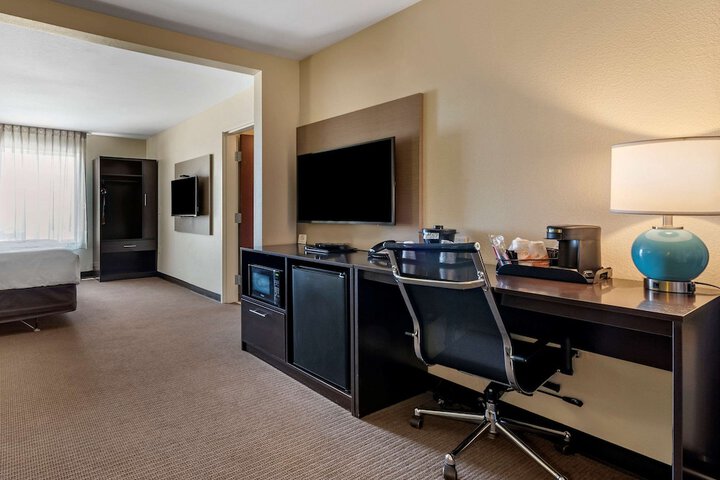 Room 12 of 27