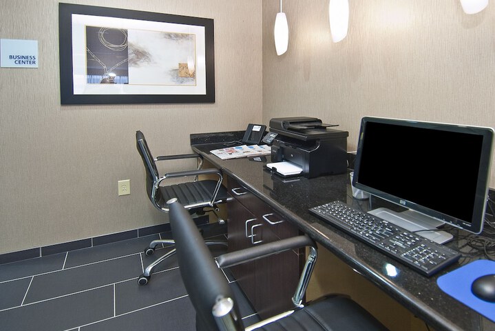 Holiday Inn Express & Suites Jackson / Pearl Intl Airport by IHG