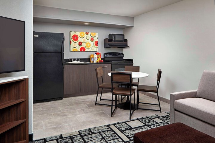 Best Western Plus Meridian Inn & Suites Anaheim-Orange