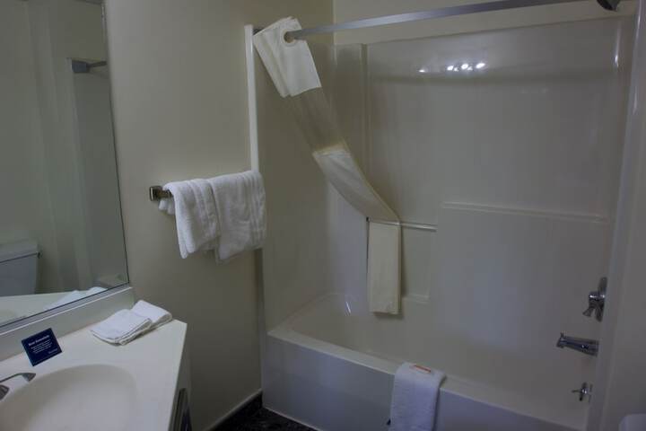 Room 21 of 38