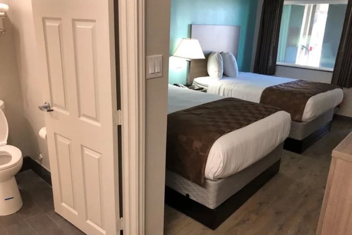 Room 9 of 19
