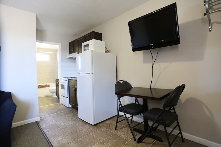 Room 9 of 12