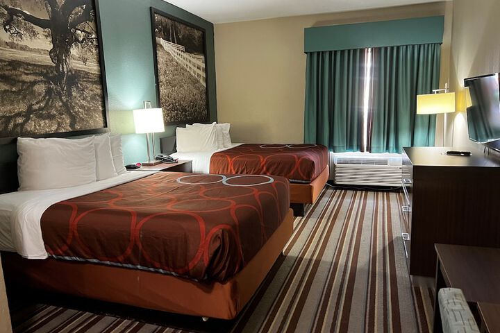 Room 6 of 30