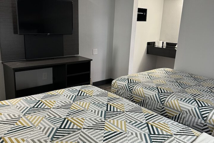 Room 33 of 34