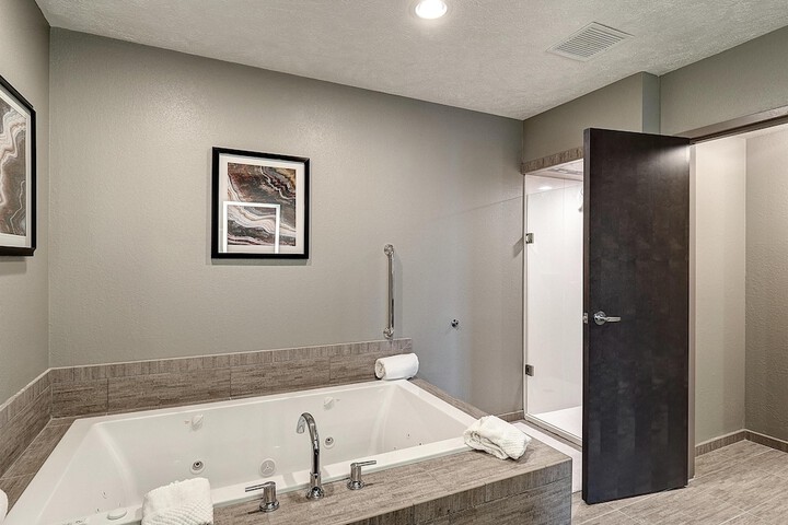 DoubleTree by Hilton Hotel Bloomington