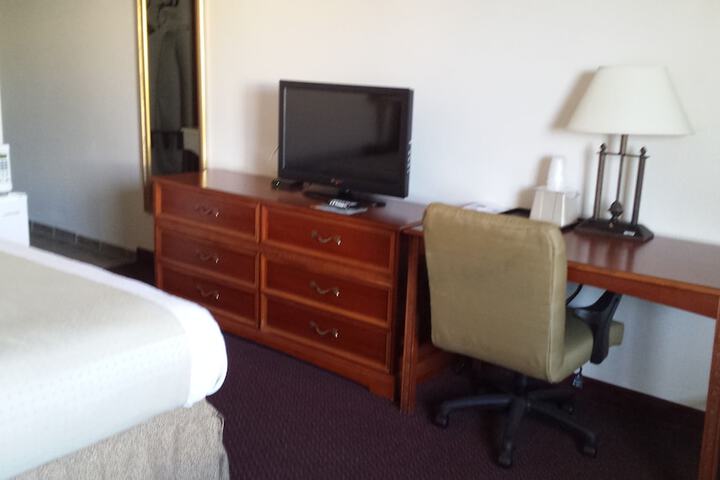 Room 17 of 27